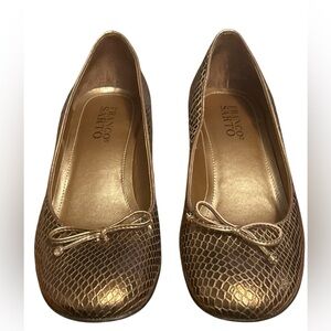 Franco Sarto women’s gold kitten heels.